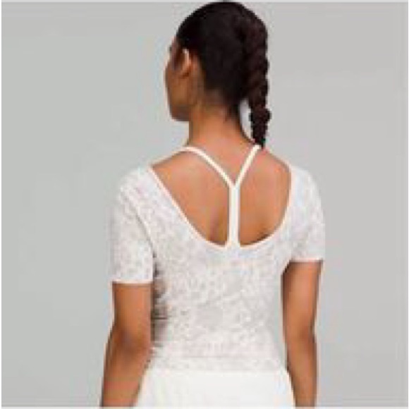 LULULEMON ALIGN TEE 🙌🏻 - Picture 2 of 6